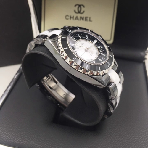 シャネル時計側面デザイン